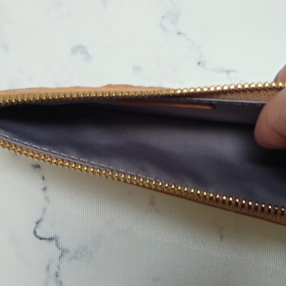 Cafune Camel C Lock Zippered Card Holder with Box and Dust Bag - Picture 5 of 7